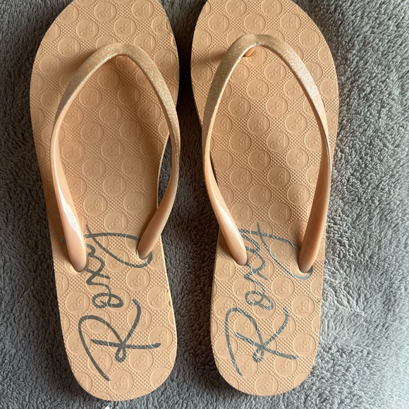 Ipanema Women's Sandals with Gold and Tan Straps - Picture 1 of 2
